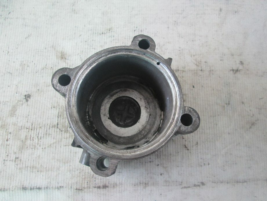 крышка корпуса коробки передач б/у - 3